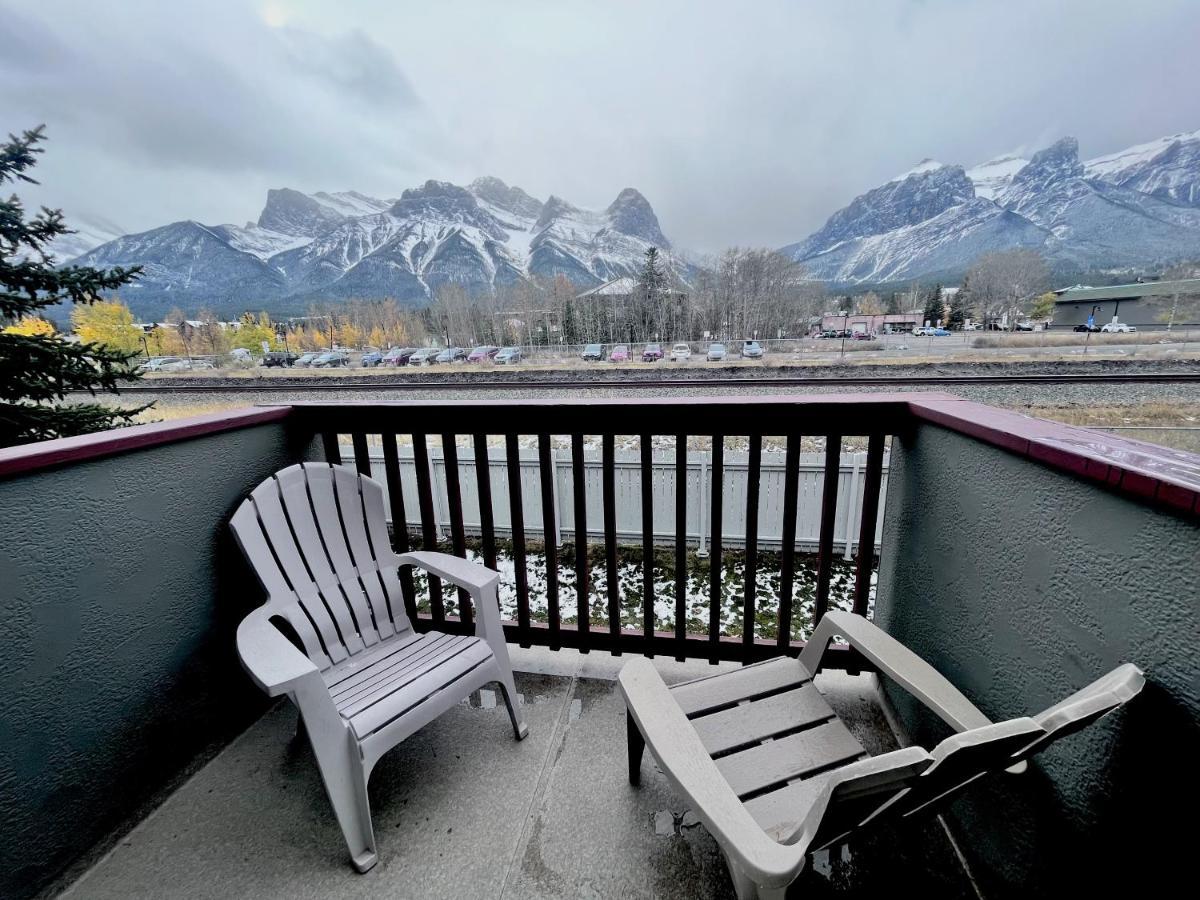 קאנמור Canadian Rockies Chalets מראה חיצוני תמונה