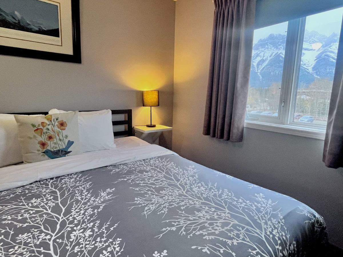 קאנמור Canadian Rockies Chalets מראה חיצוני תמונה
