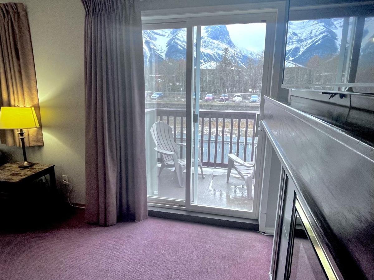 קאנמור Canadian Rockies Chalets מראה חיצוני תמונה