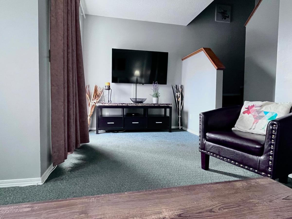 קאנמור Canadian Rockies Chalets מראה חיצוני תמונה