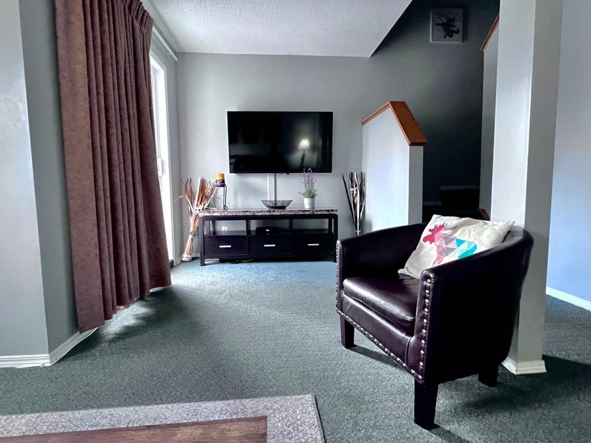 קאנמור Canadian Rockies Chalets מראה חיצוני תמונה