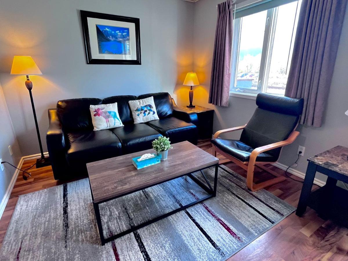 קאנמור Canadian Rockies Chalets מראה חיצוני תמונה